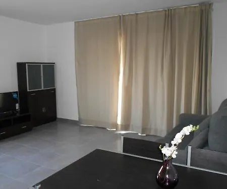 Realrent شقة *