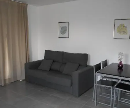 Realrent شقة *