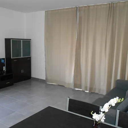 Realrent *