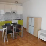 Realrent *